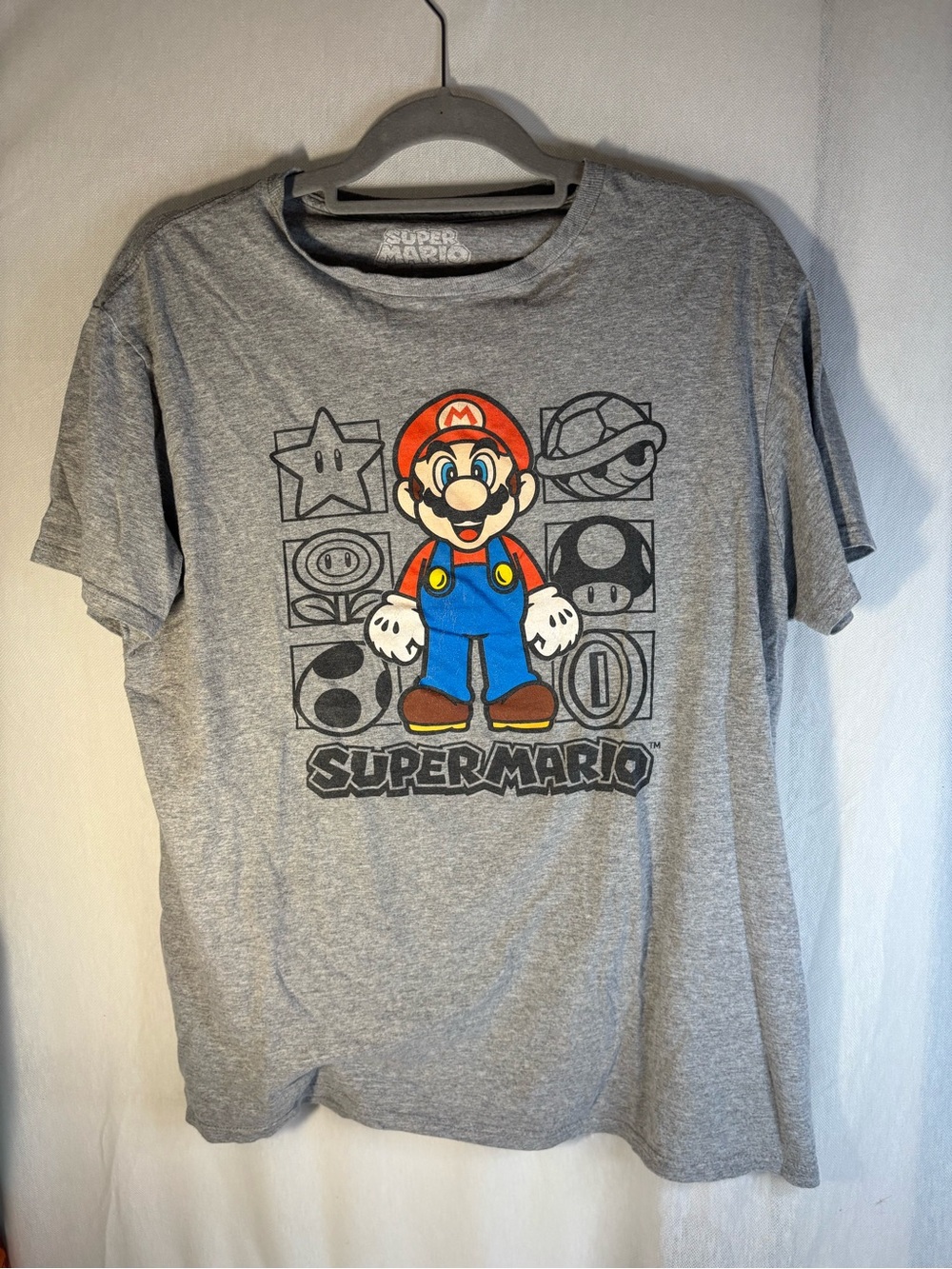Super Mario Gray Graphic Tee - Nintendo Licensed Large